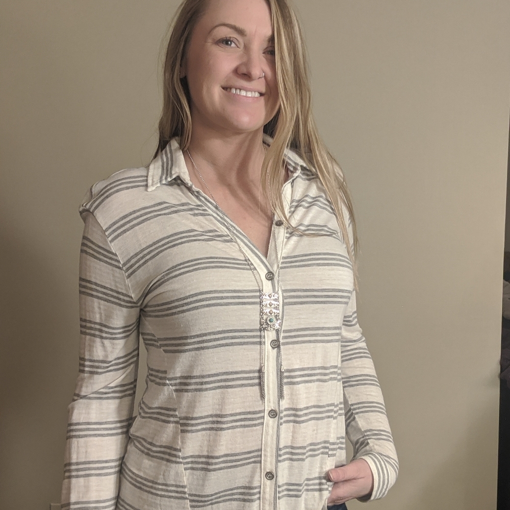 Striped button up blouse - Picture 2 of 2
